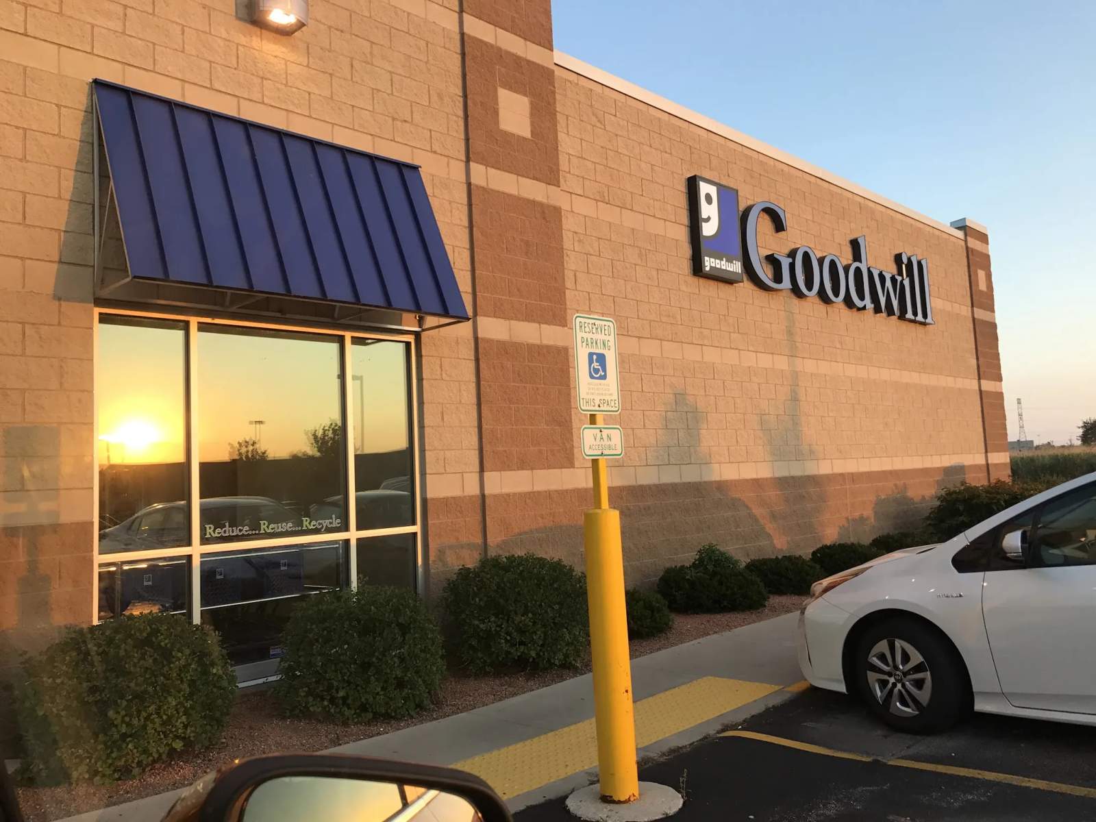 Goodwill Store & Donation Center — photo 1