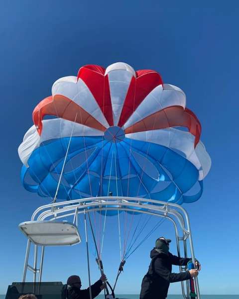 Chute Em Up Parasail Clearwater — photo 2