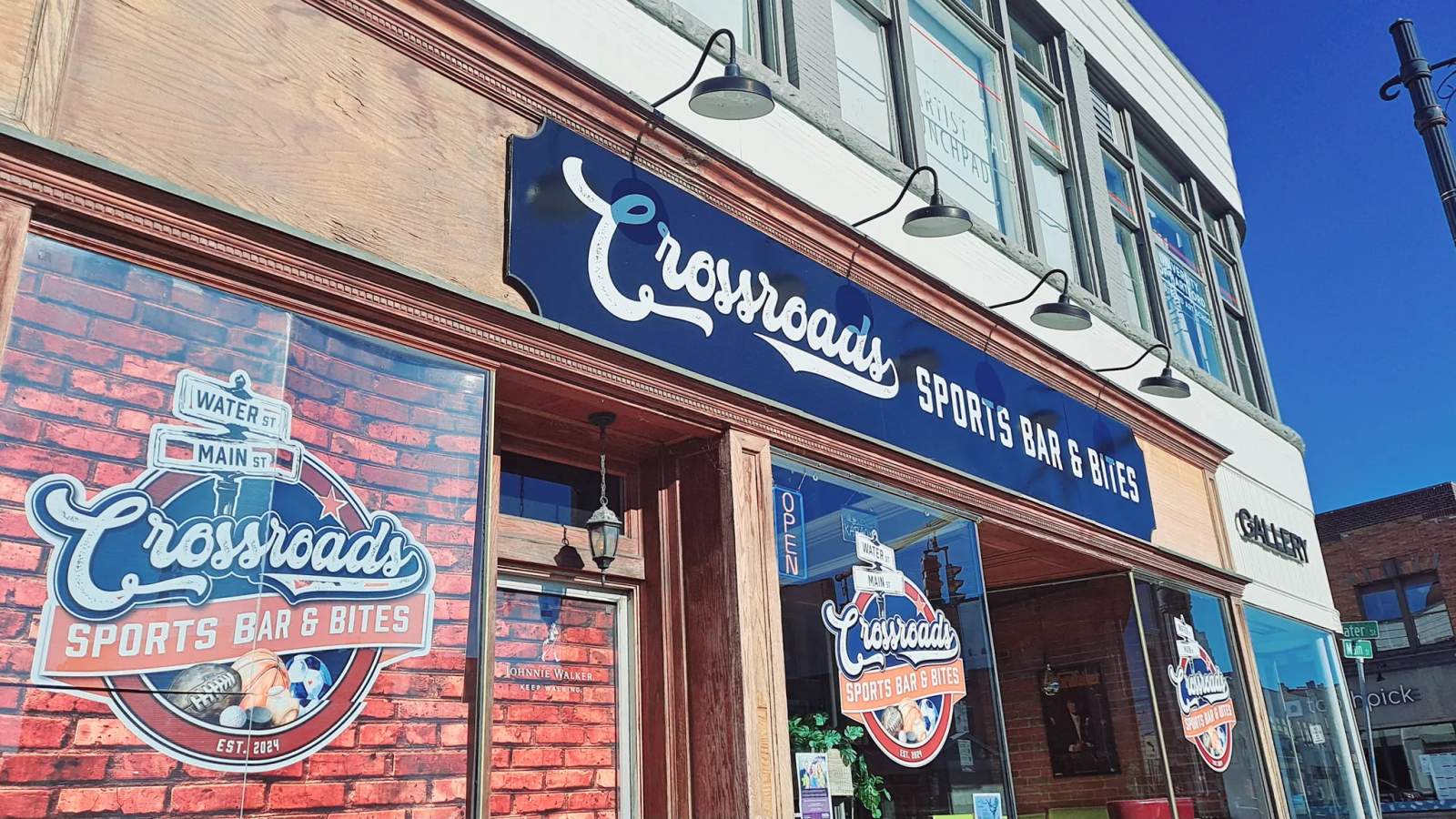 Crossroads Sports Bar and Bites — photo 3