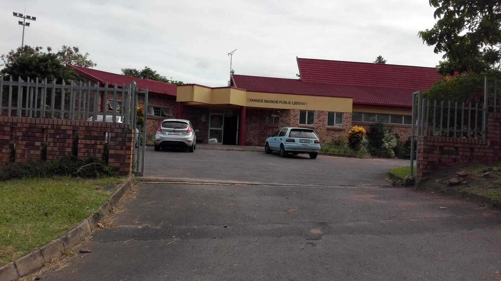 Stanger Manor Library — photo 1