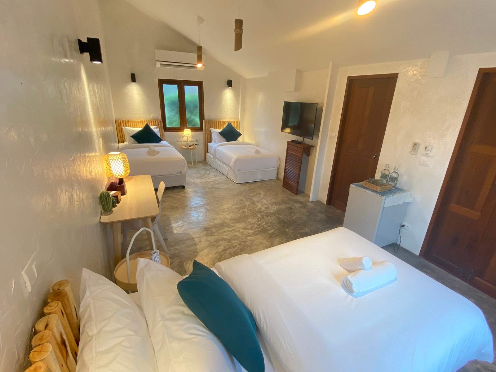 The Little White Bird Traveler Hostel, Koh Kood — photo 4
