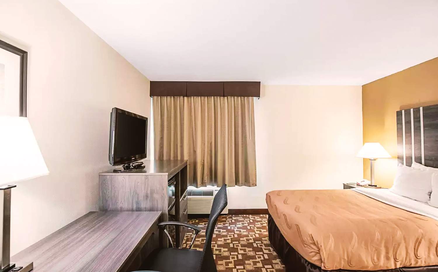Norwood Inn & Suites Milwaukee — photo 3