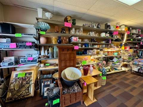 Willy Will Thrift Store — photo 2