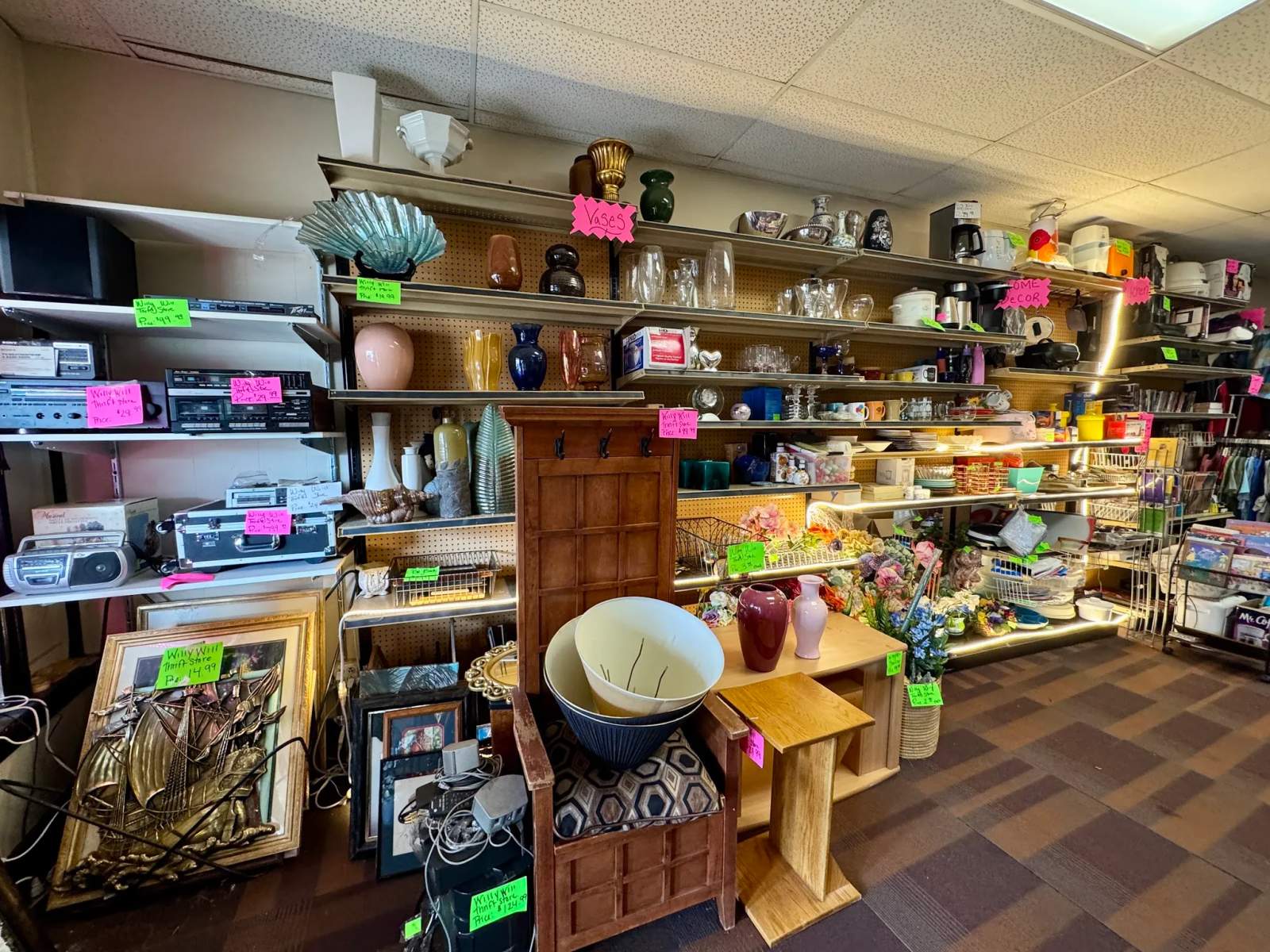 Willy Will Thrift Store — photo 2