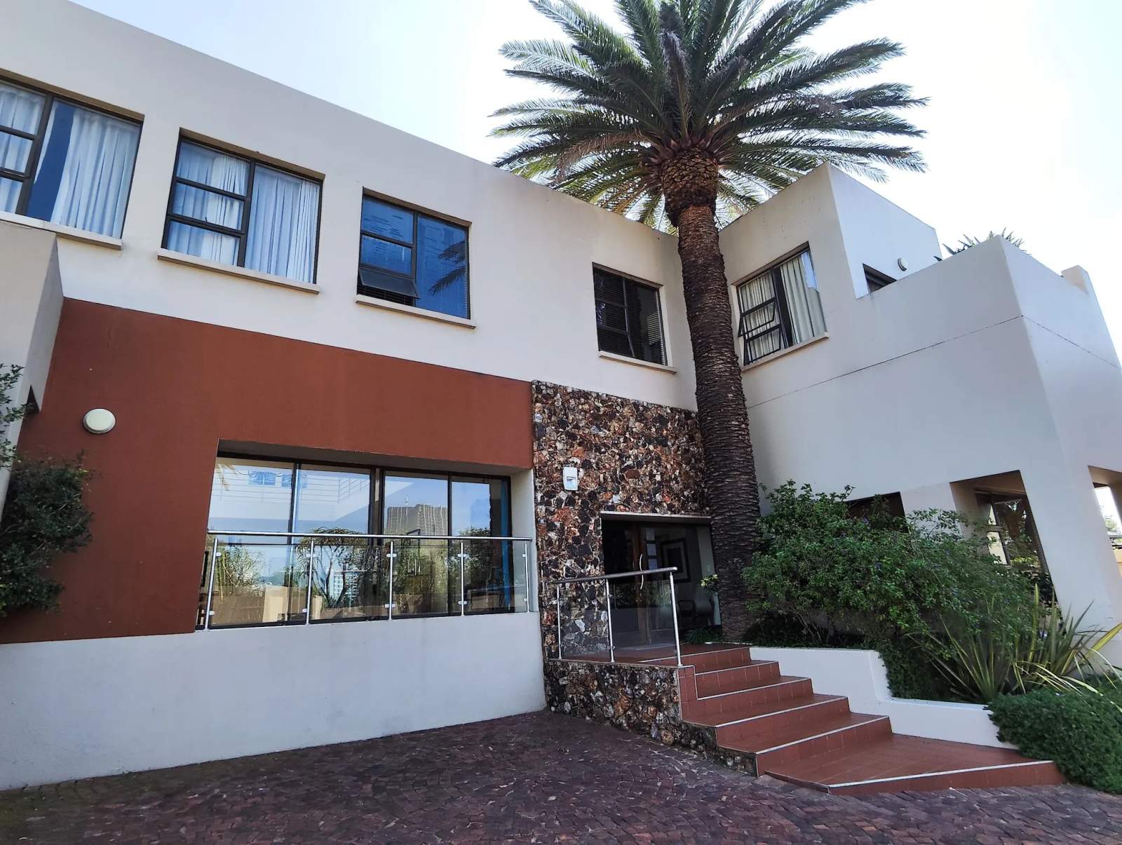Pathways Guest House - Bed and Breakfast — photo 1