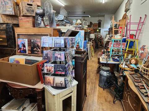Olde World General Store Antiques / Collectibles — photo 2