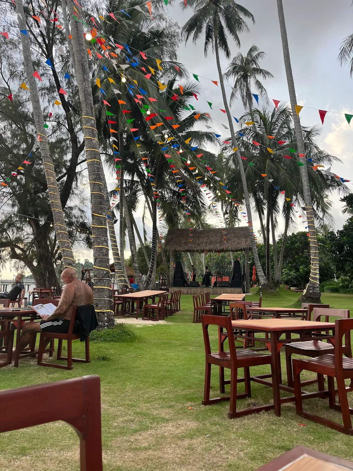 Paradise Beach Bar — photo 1
