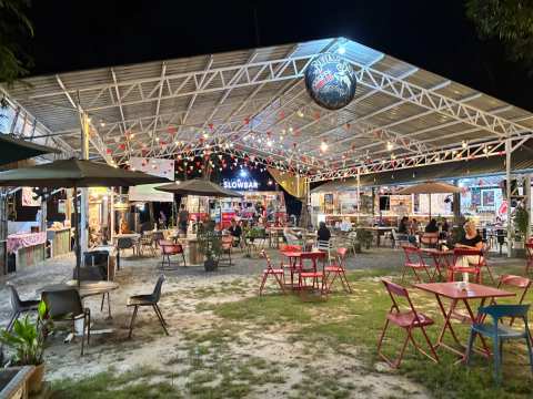 BUFFALO PUB - NIGHT MARKET — photo 3