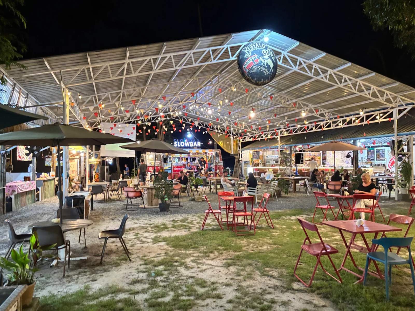 BUFFALO PUB - NIGHT MARKET — photo 3