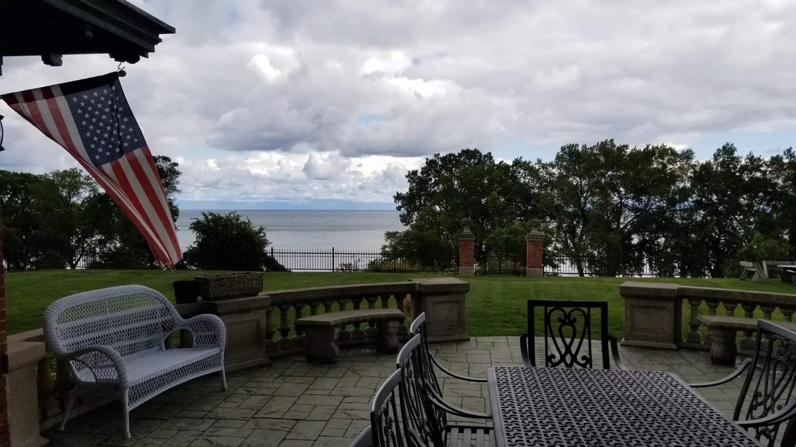 Castino Lakeview Mansion — photo 2