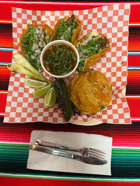 El Tlaxcalteca Restaurant — photo 3