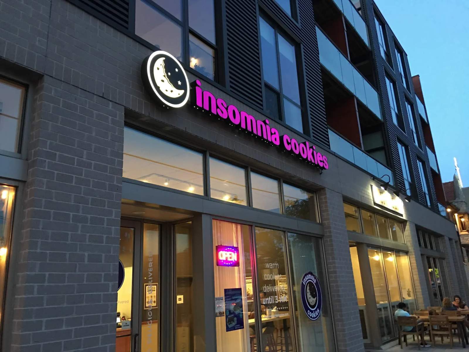 Insomnia Cookies — photo 1