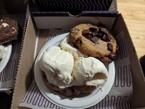 Insomnia Cookies — photo 3