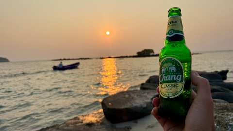 Huggy Beach Sunset Bar — photo 2