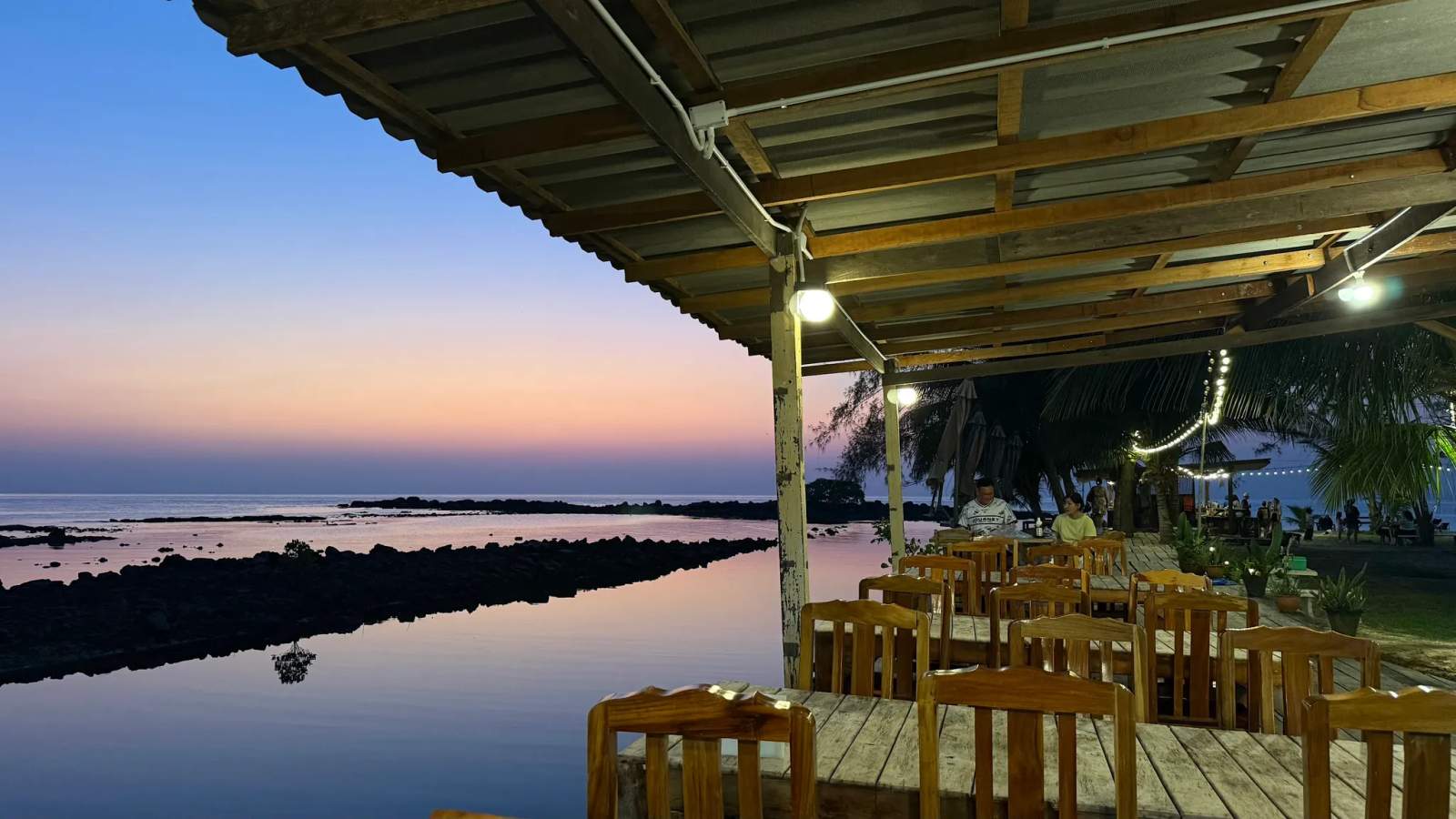 Huggy Beach Sunset Bar — photo 5