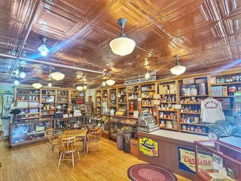 Cedarburg Visitor Center and Cedarburg Chamber of Commerce — photo 4