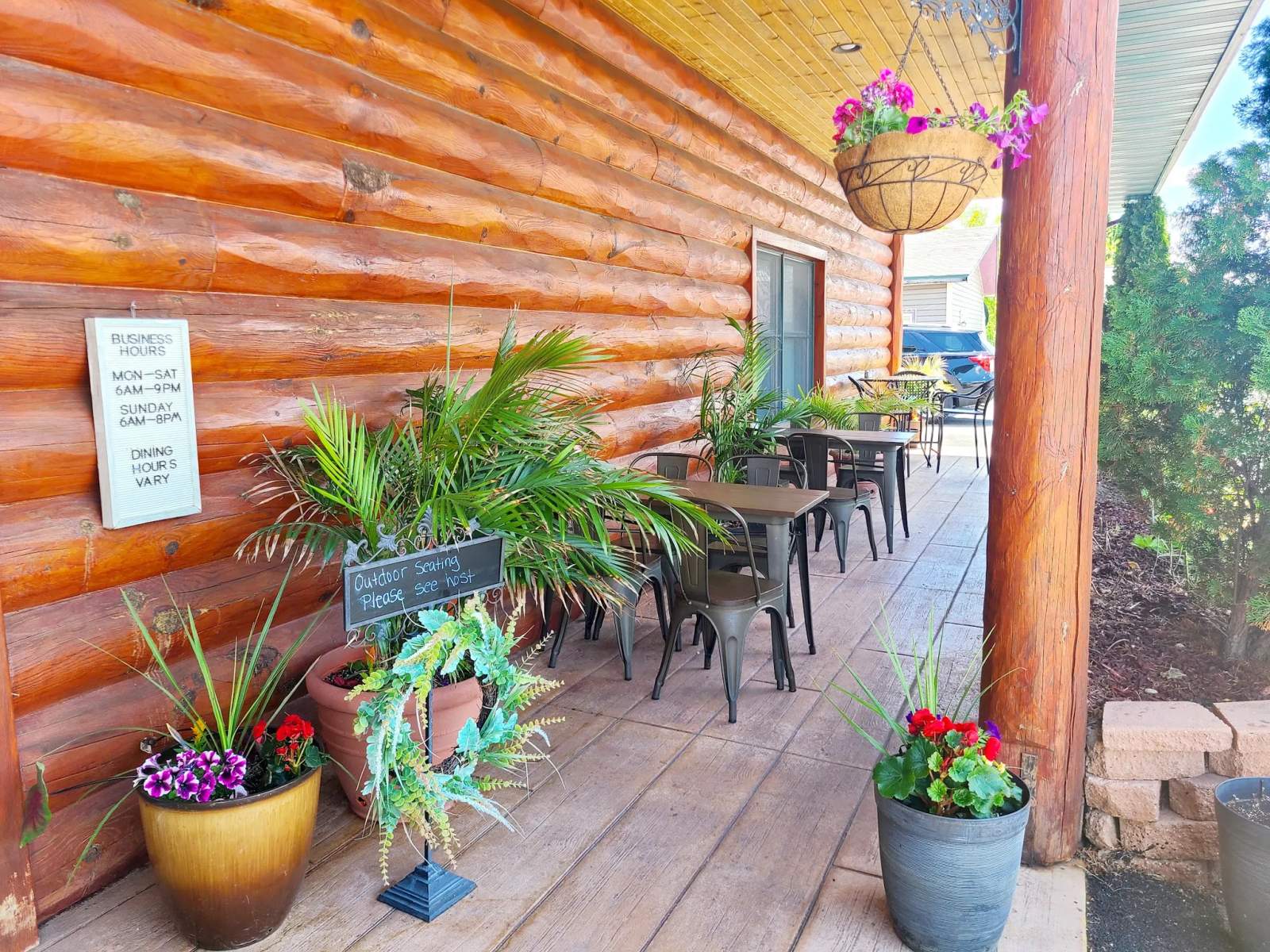 Roadside Bar & Grill — photo 1
