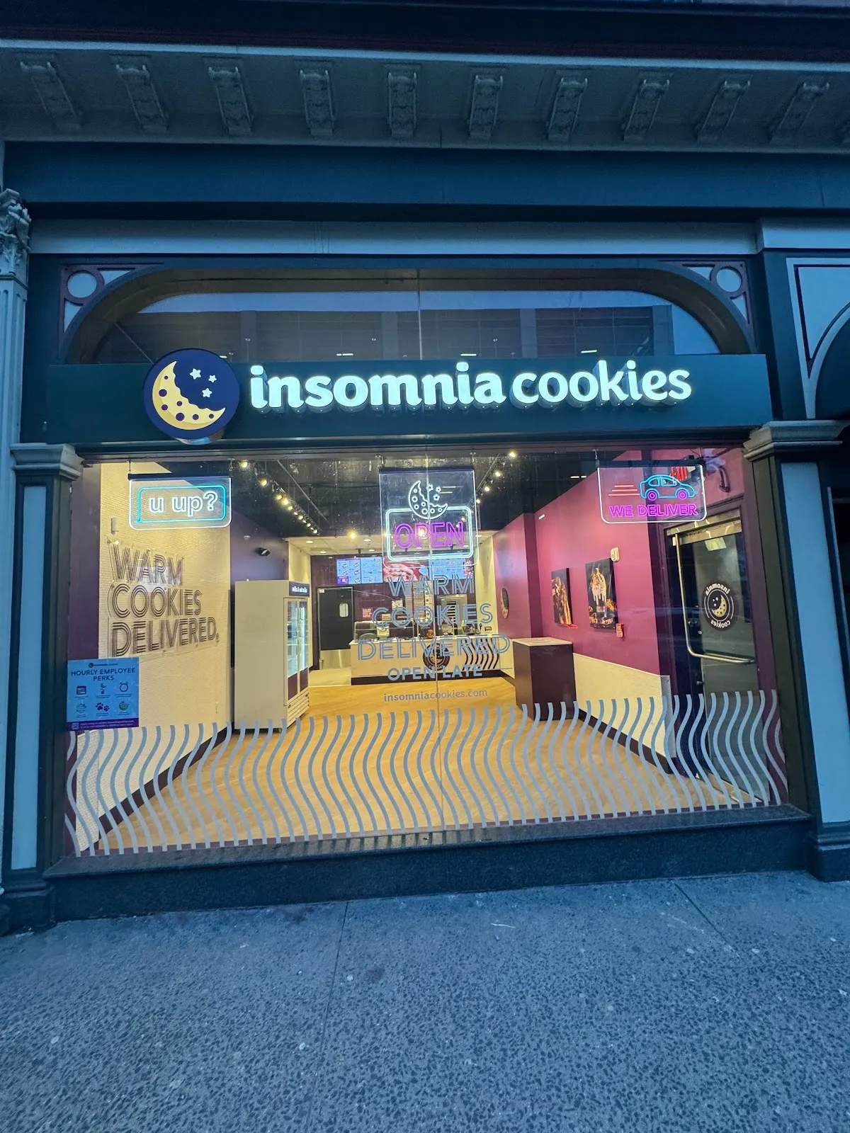 Insomnia Cookies — photo 1