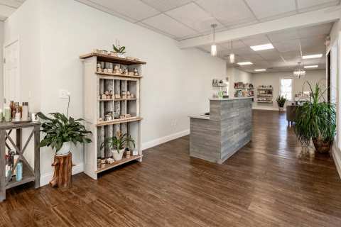 CR Salon — photo 2