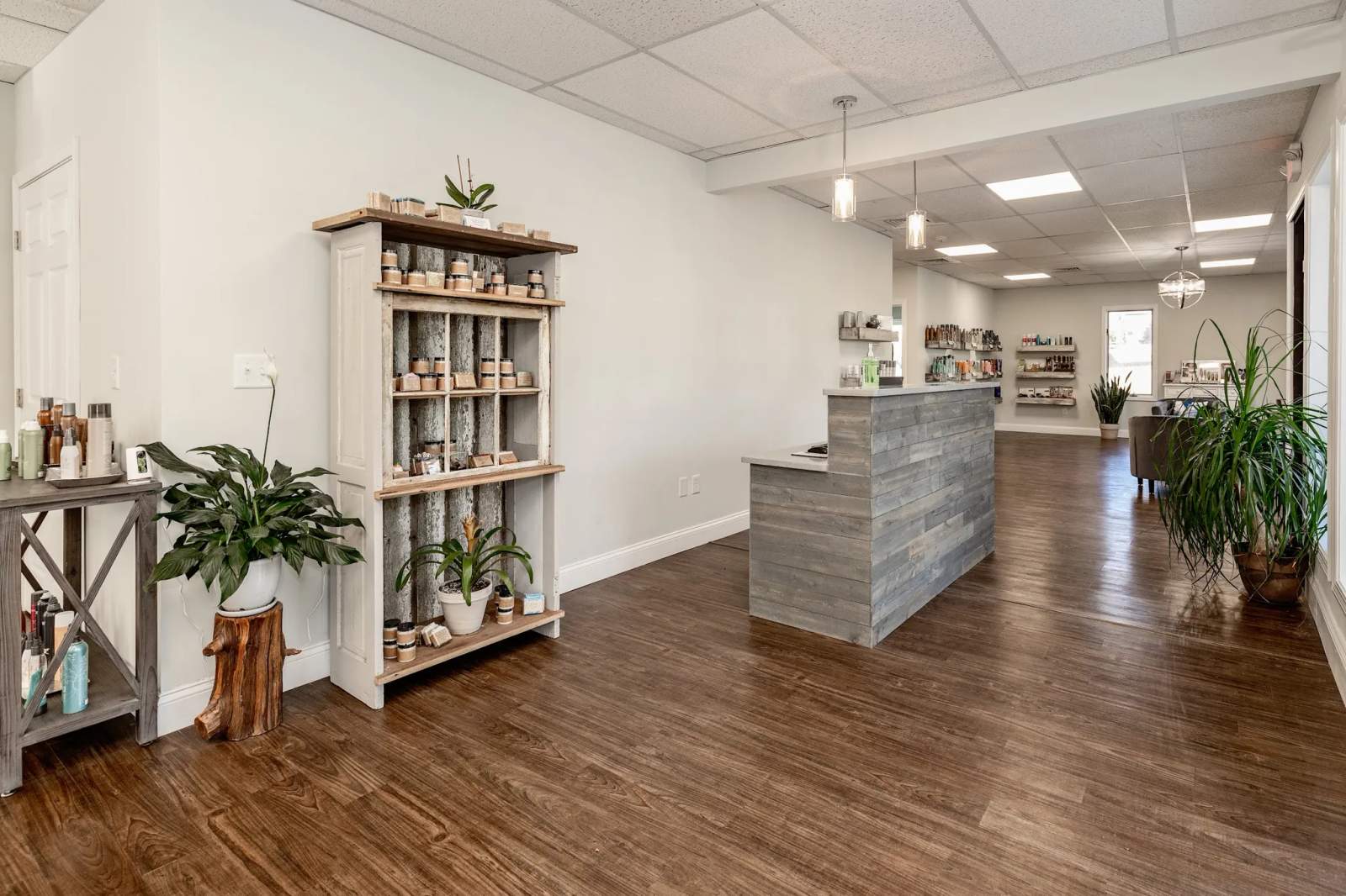 CR Salon — photo 2
