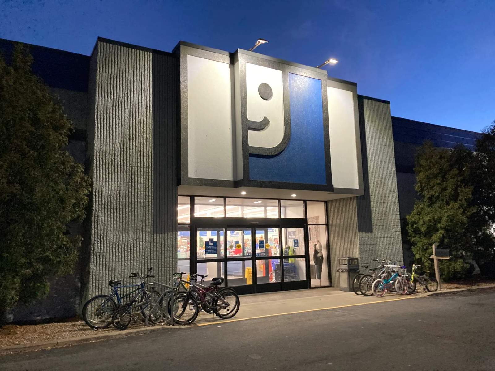 Grand Chute Goodwill Retail Store & Training Center — photo 1