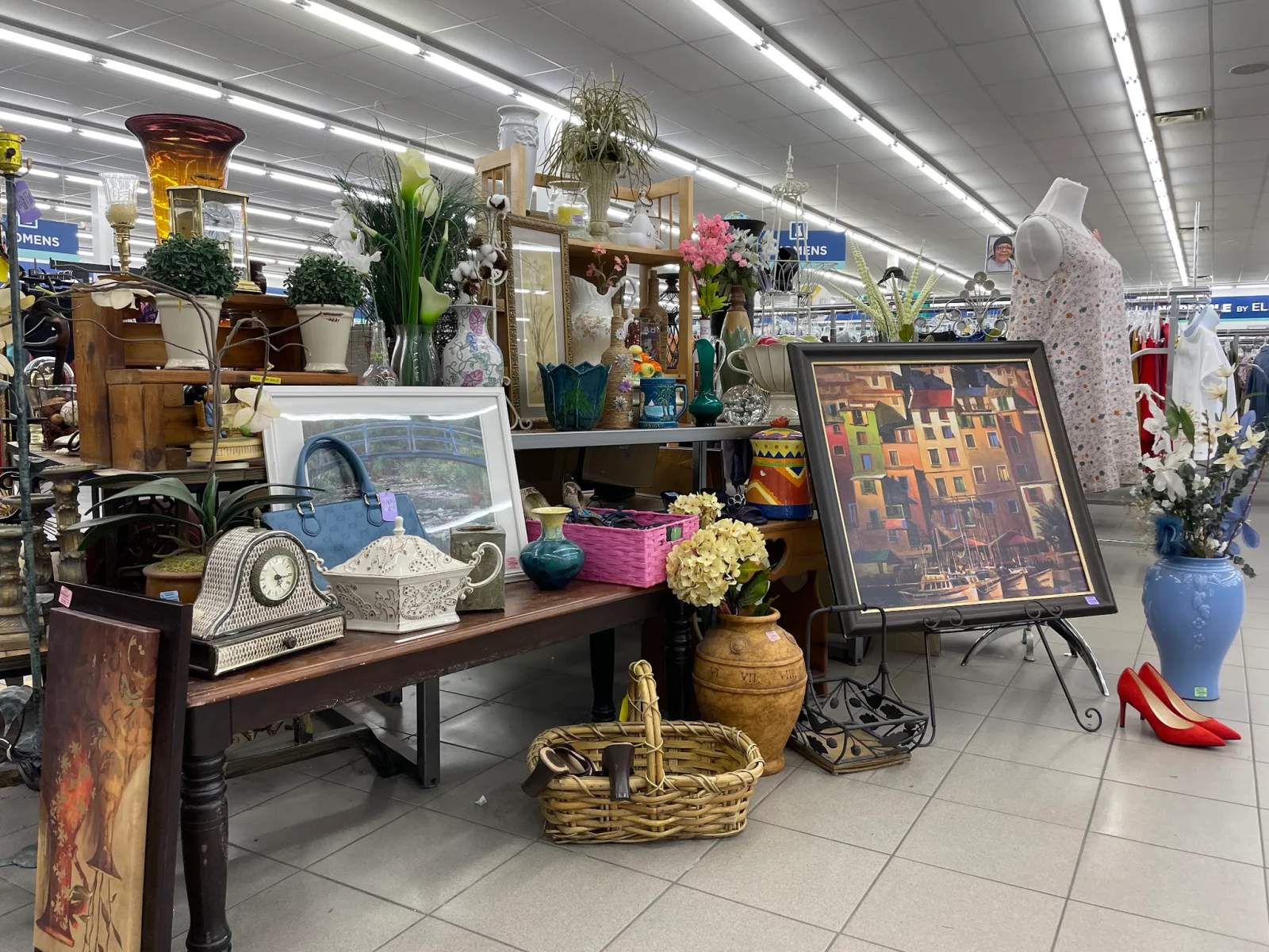 Grand Chute Goodwill Retail Store & Training Center — photo 2
