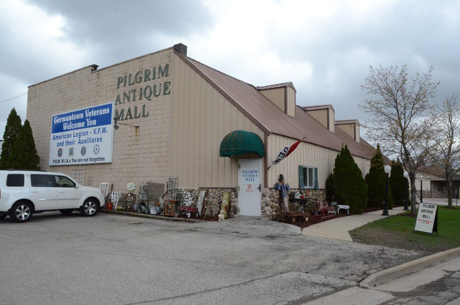 Pilgrim Antique Mall — photo 1