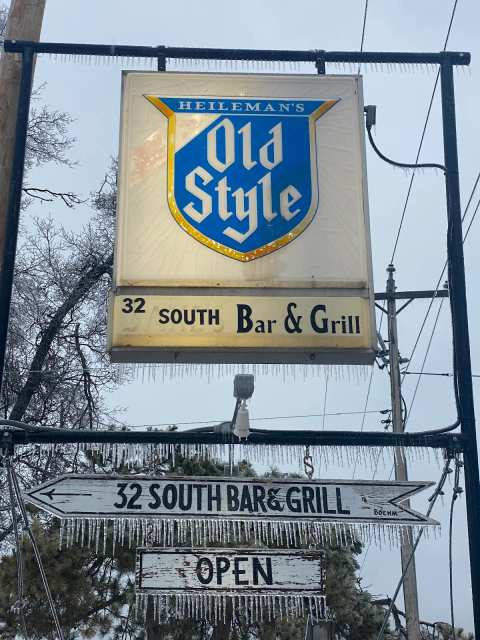 32 South Bar & Grill — photo 2
