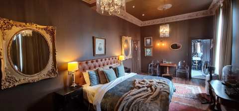 The Royal Hotel — photo 2