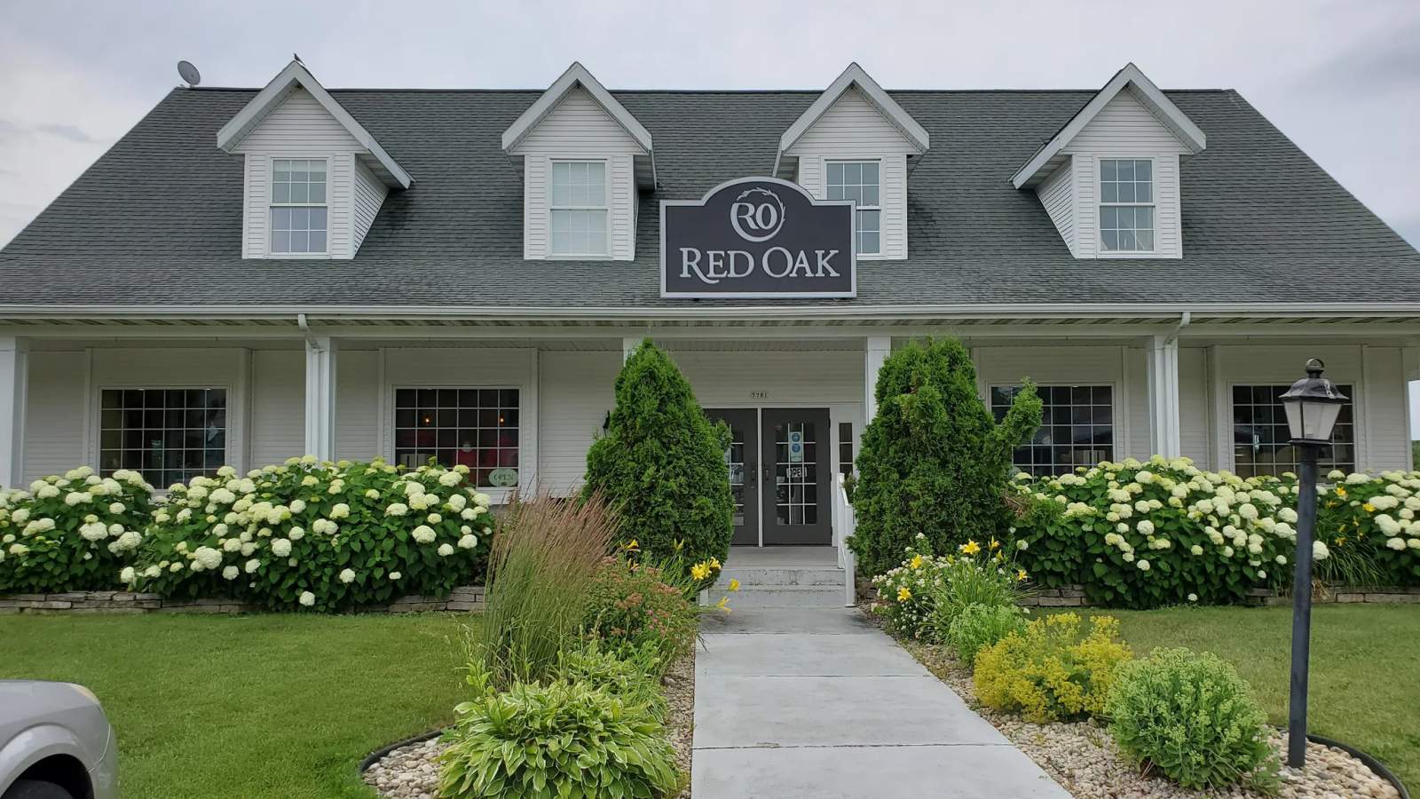 Red Oak Winery and Bourbon Bar — photo 1