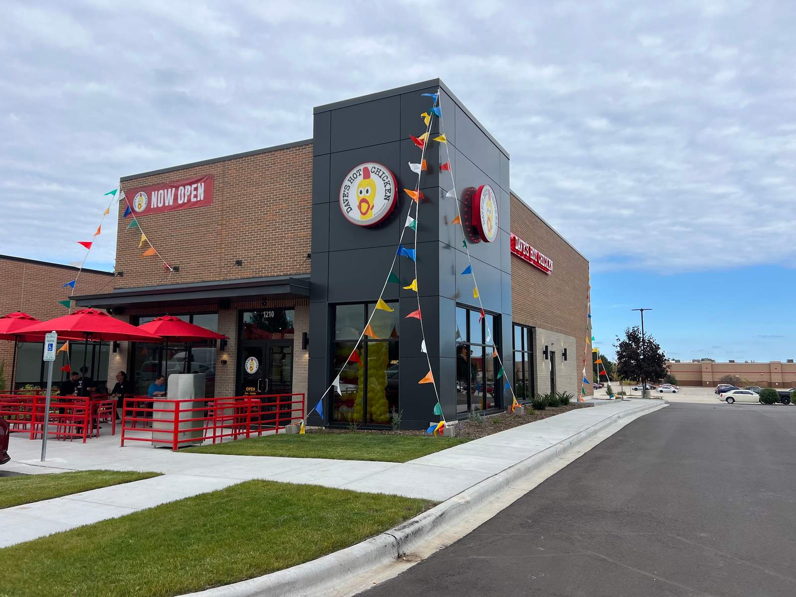 Dave's Hot Chicken — photo 1