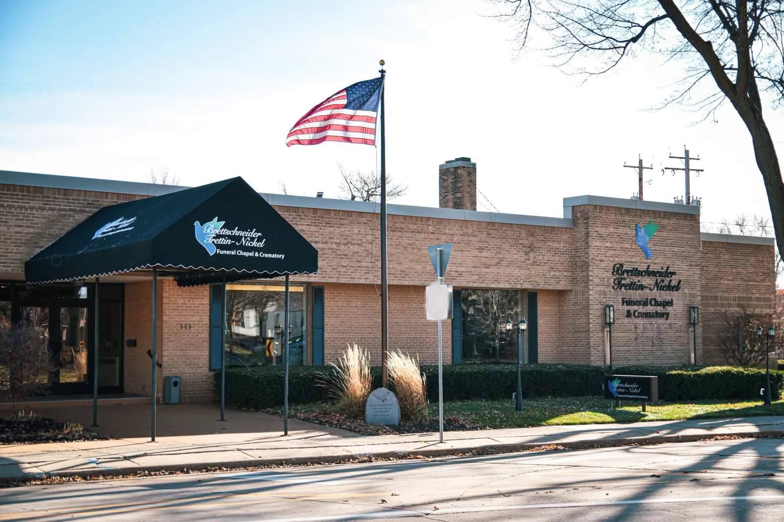 Brettschneider-Trettin-Nickel Funeral Chapel & Crematory — photo 1