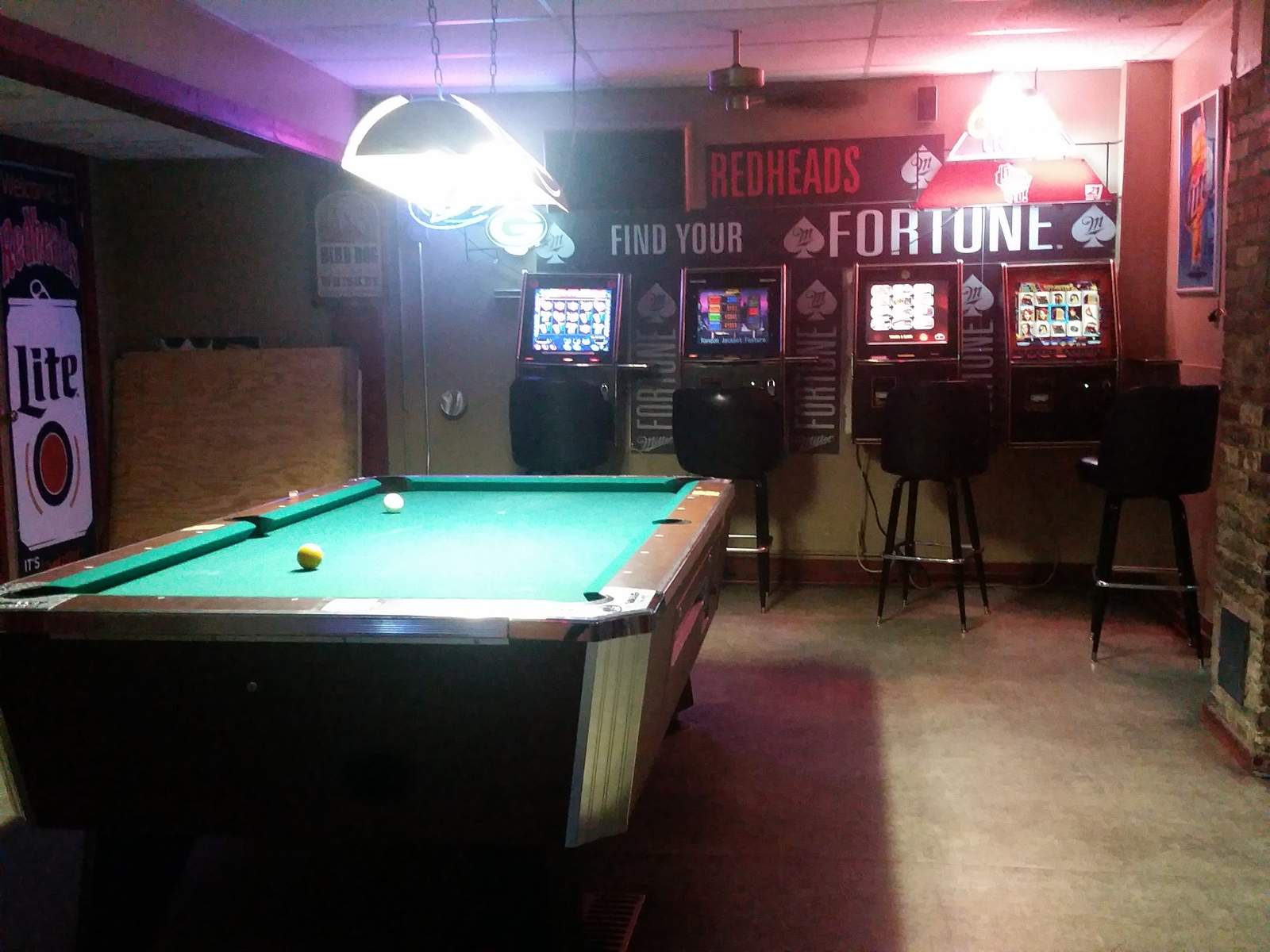 Redheads Tavern — photo 2