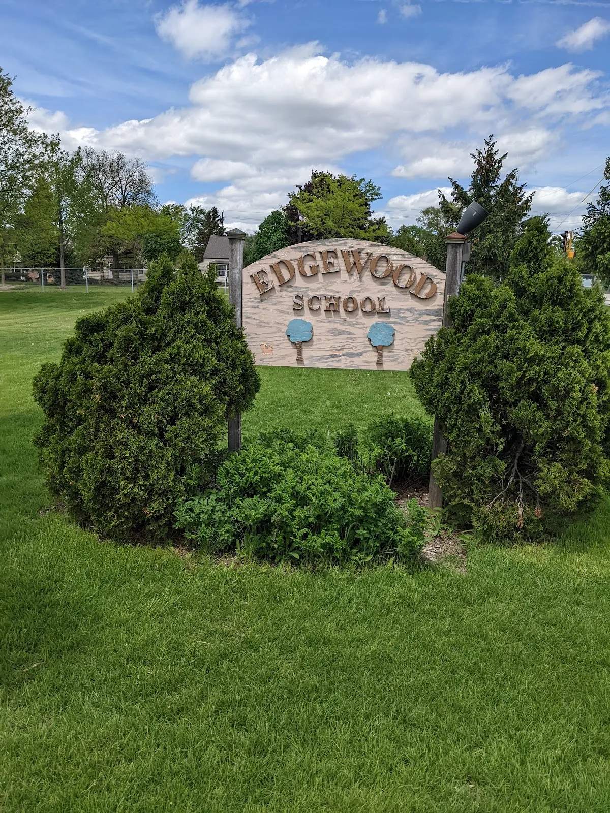 Edgewood Elementary School — photo 1