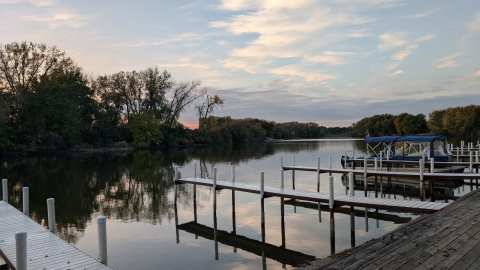 BROKEN OAR MARINA-BAR & GRILL — photo 3