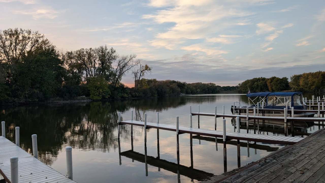 BROKEN OAR MARINA-BAR & GRILL — photo 3
