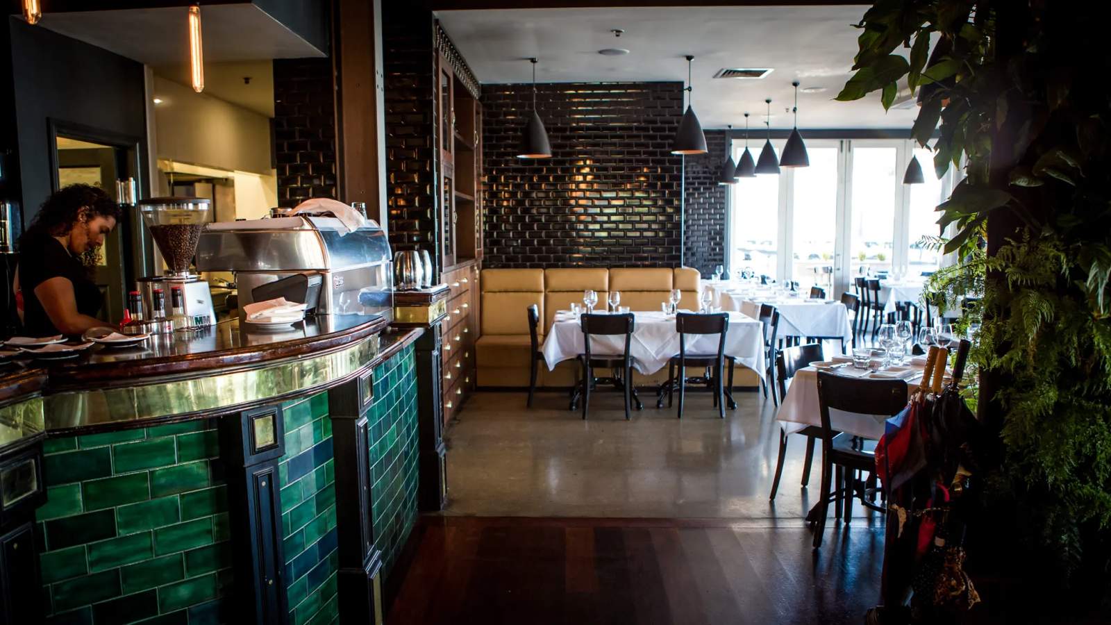 Foxglove Bar & Kitchen — photo 1
