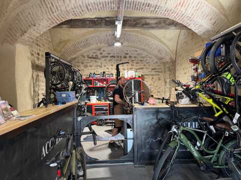 B.S CYCLES — photo 2