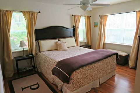 Ye Olde Manor House Bed & Breakfast — photo 2