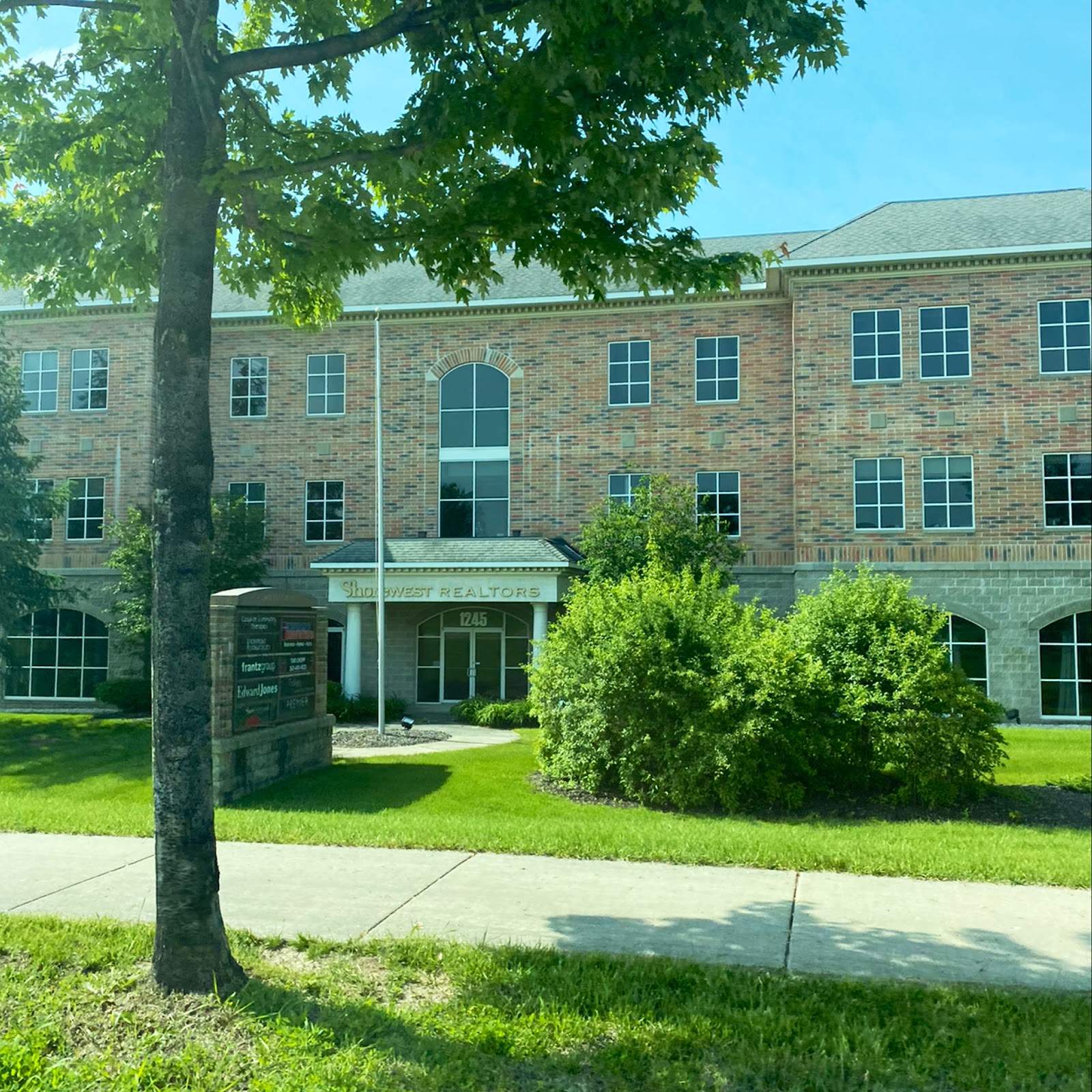 Shorewest Realtors - Cedarburg Grafton Office — photo 2
