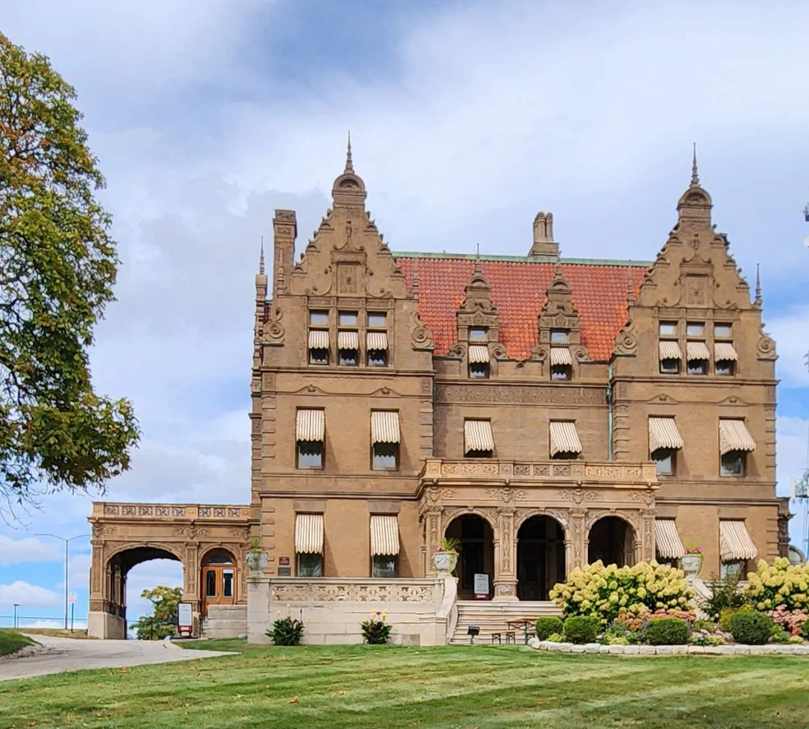 Pabst Mansion — photo 2